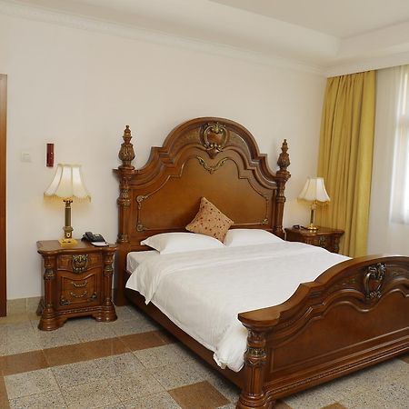 Hotel Paon D'Or Антананариву Екстериор снимка