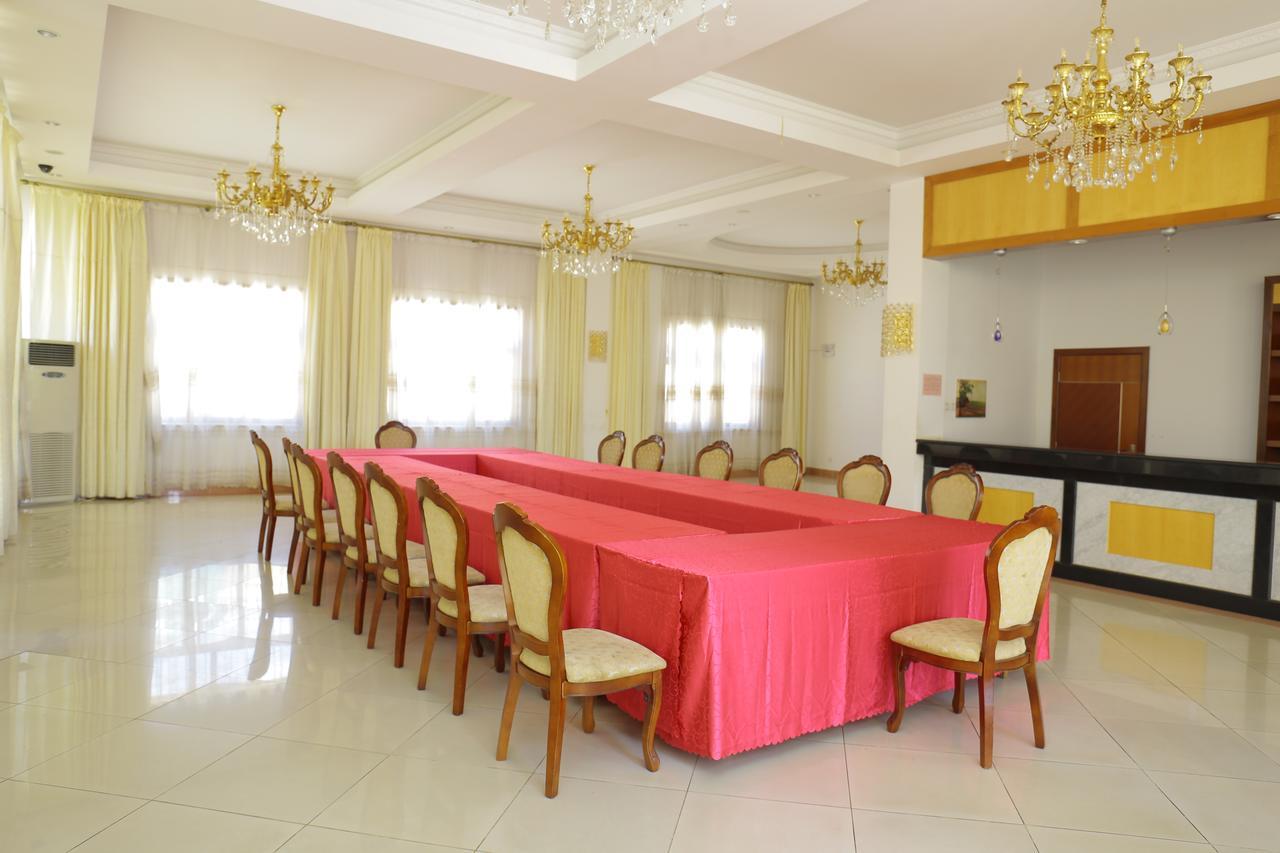 Hotel Paon D'Or Антананариву Екстериор снимка
